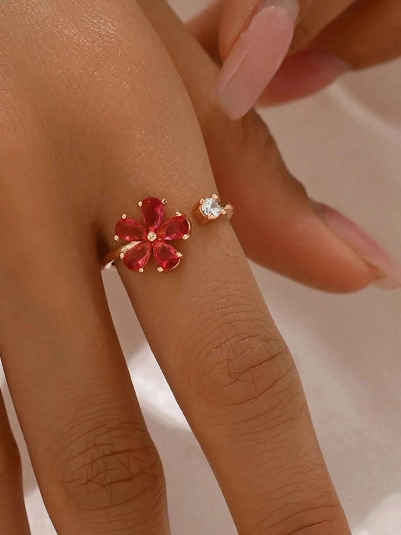 18K Gold-Plated Stainless Steel Zircon Flower Ring