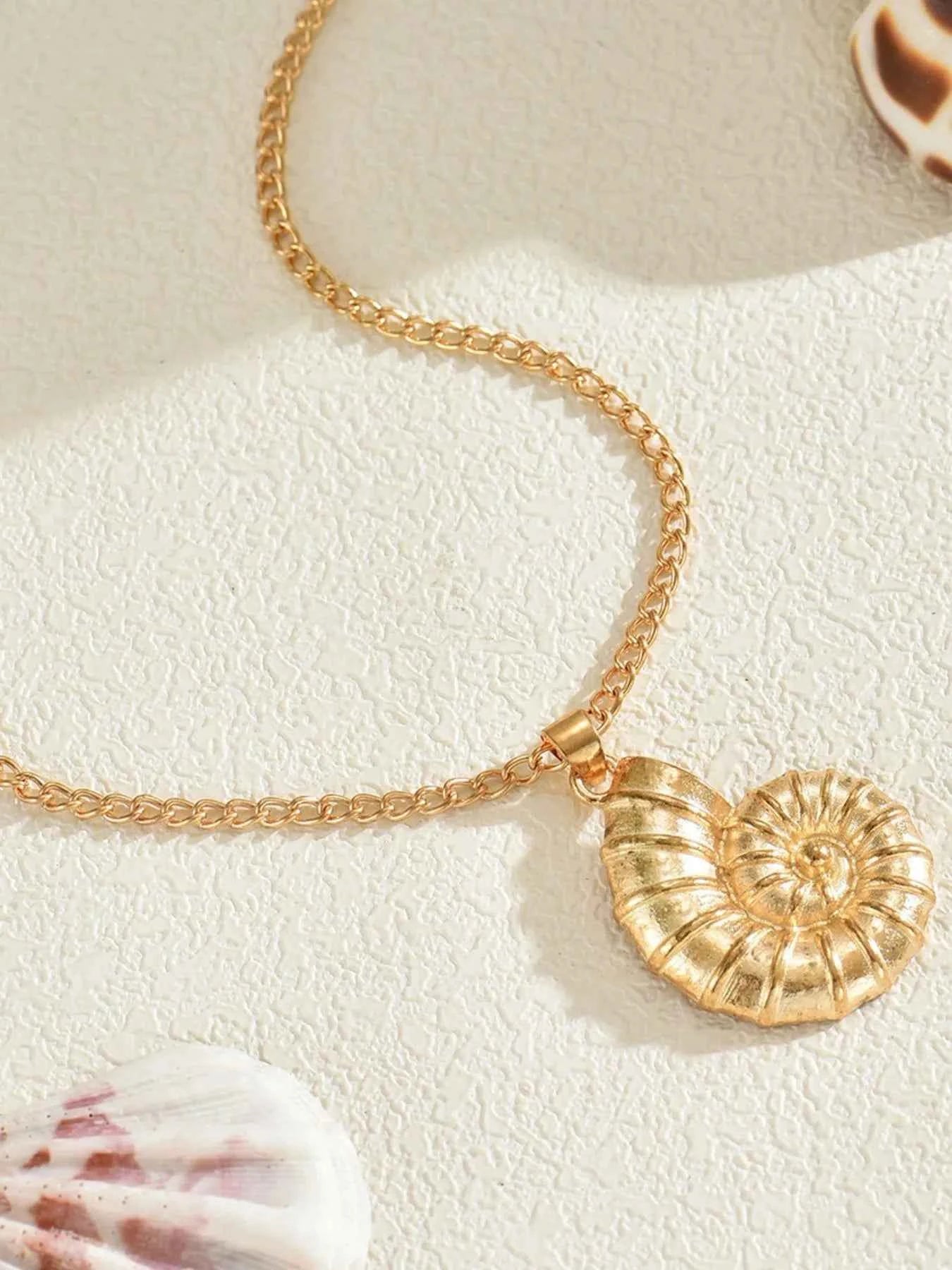 18K Gold-Plated Shell Pendant Necklace