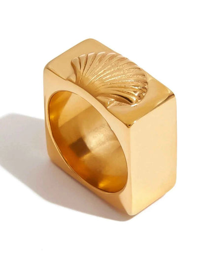 Vintage Shell Pattern Gold Signet Ring