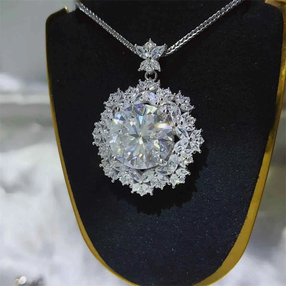 10 Carat Moissanite 925 Sterling Silver Necklace