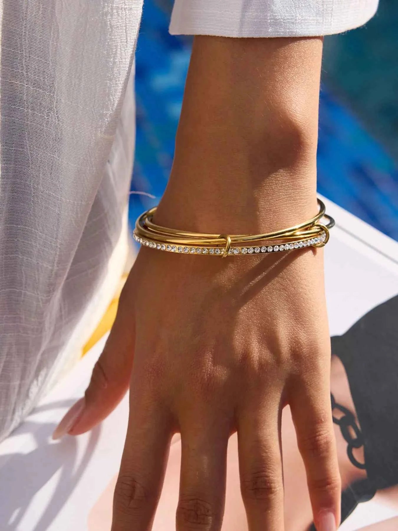 18K Gold-Plated Crossover Inlaid Zircon Bracelet