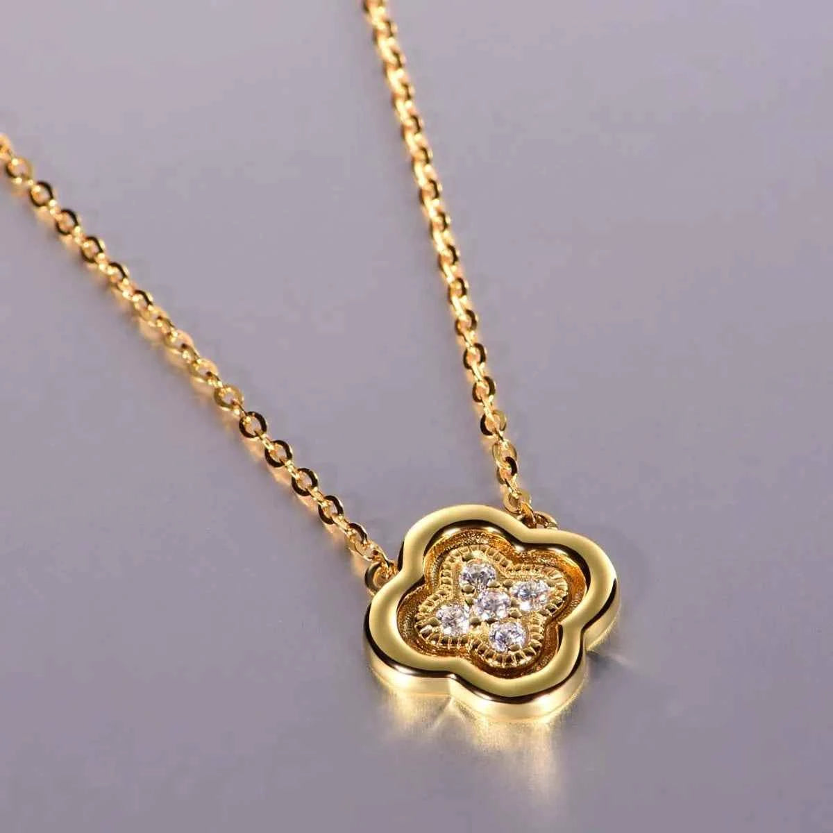 925 Sterling Silver Moissanite Leaf Clover Necklace