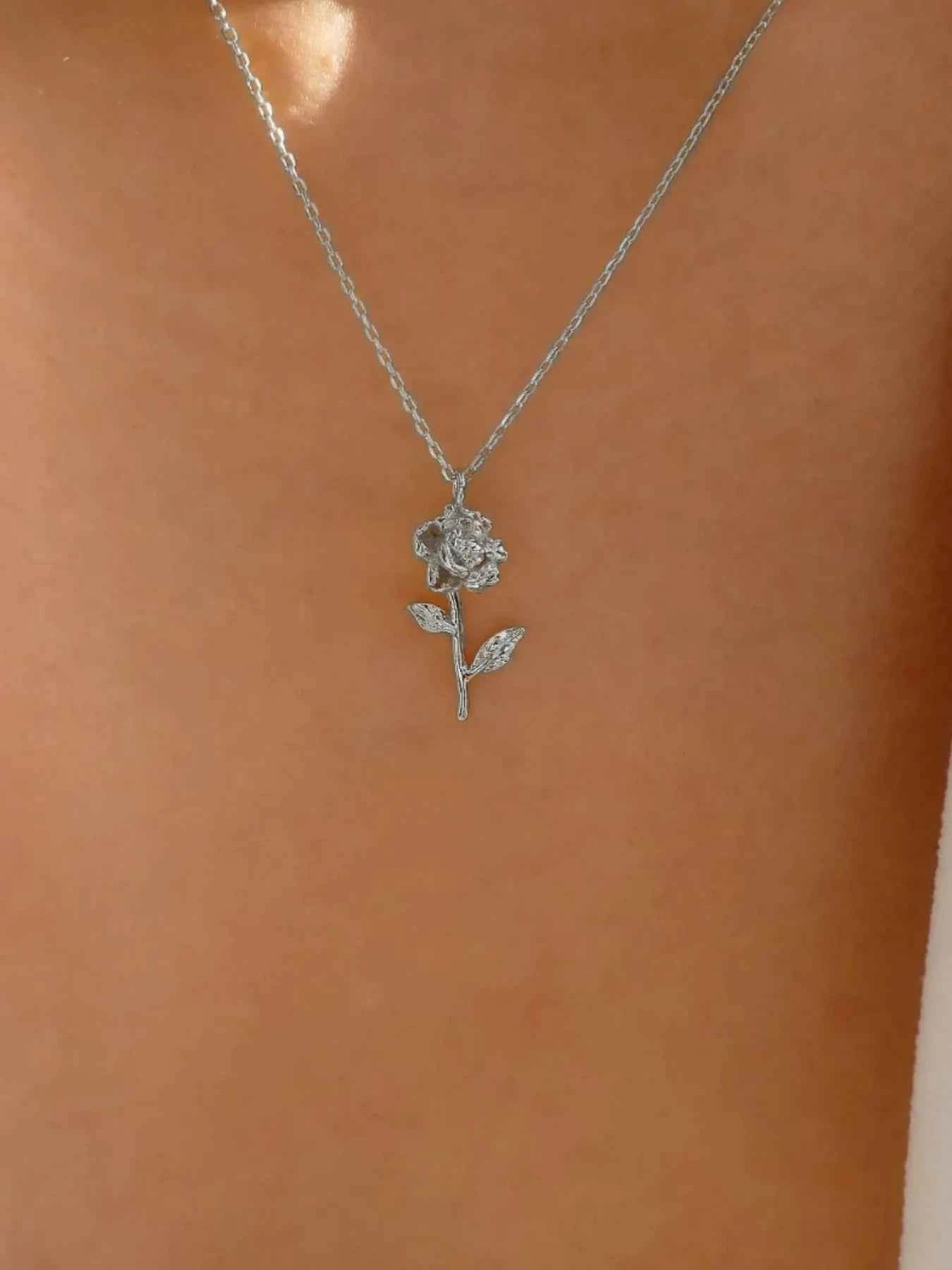 Alloy Rose Pendant Necklace
