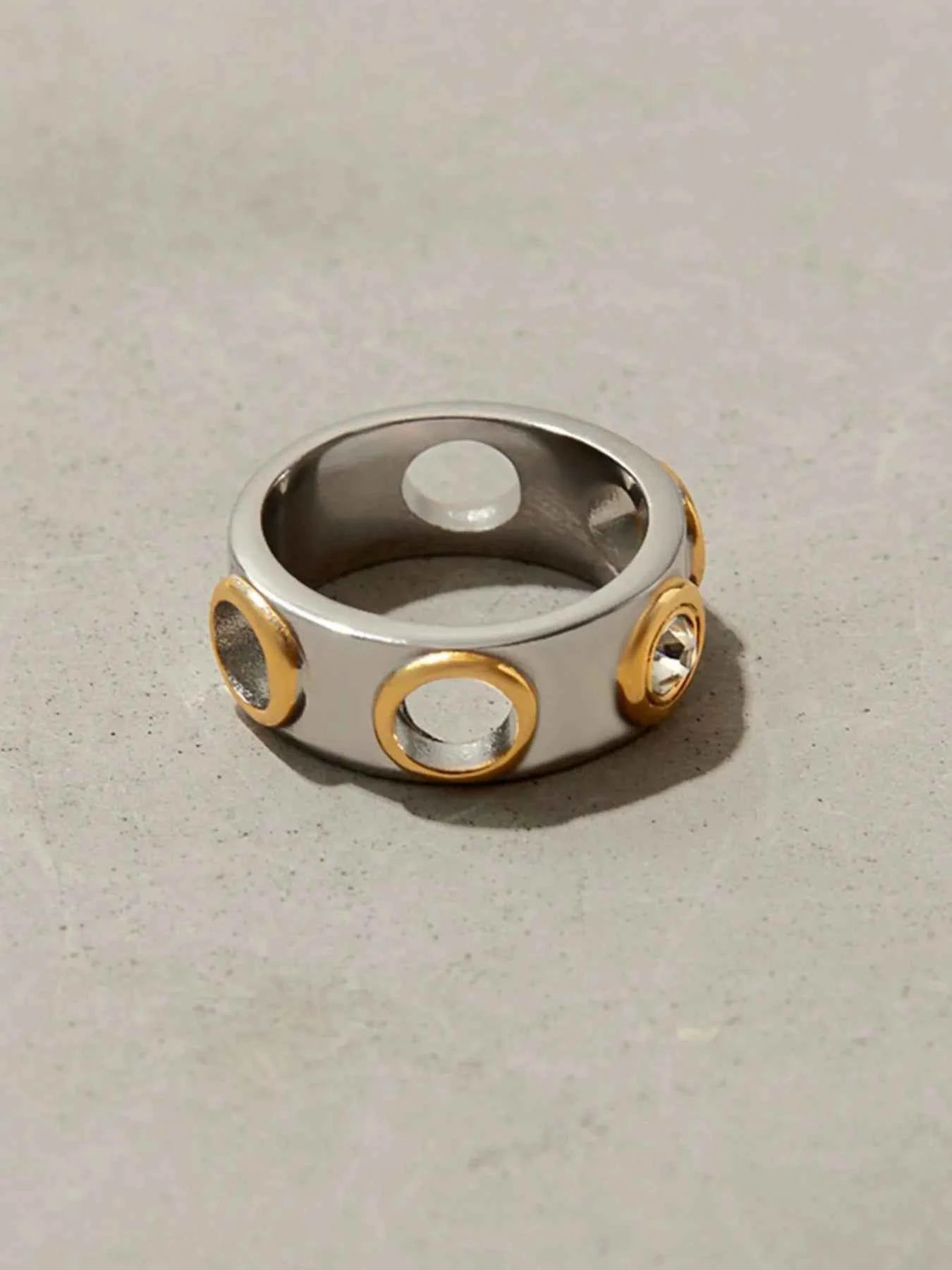 Two-Tone Cutout Ring