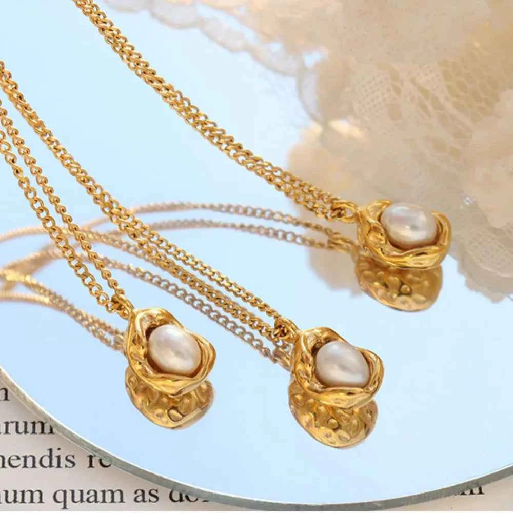18K Gold-Plated Pearl Pendant Necklace