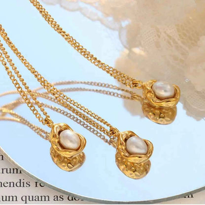 18K Gold-Plated Pearl Pendant Necklace